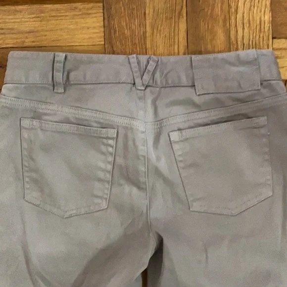 Vince khaki shorts size: 2